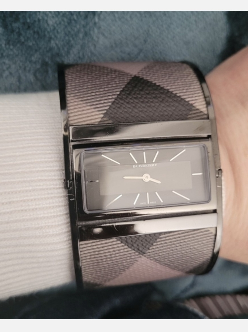 BURBERRY BU4930 Reversible Grey Check Bangle Watch | Discontinued